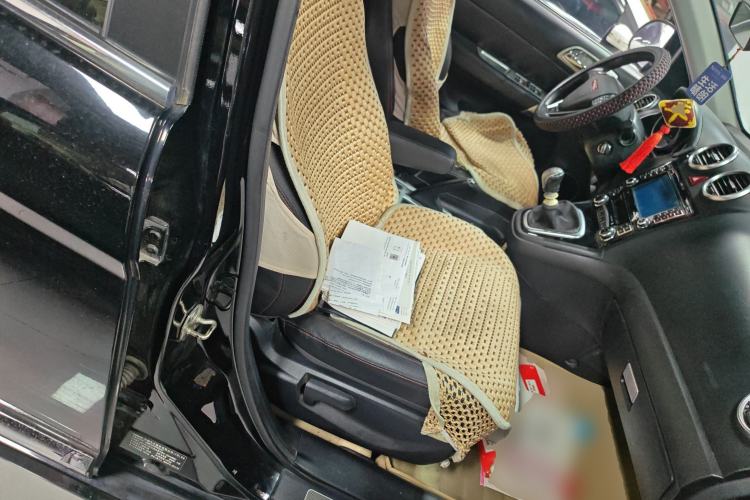 Used Haval H6 2015 Upgraded Model 1.5T Manual Two-Wheel Drive Elite Version Right Front Seat