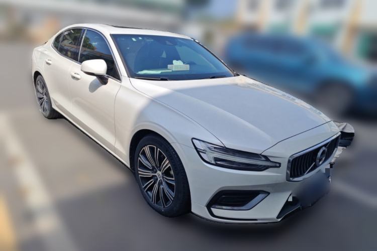 Used Volvo S60 2022 B4 Zhiyuan Luxury Edition
