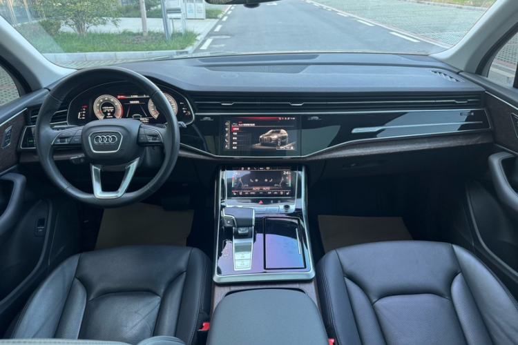 Used Audi Q7 2021 55 TFSI quattro S line Sport model