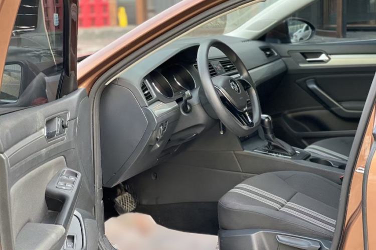 Used Volkswagen Lamando 2015 230TSI DSG Fashion Edition
