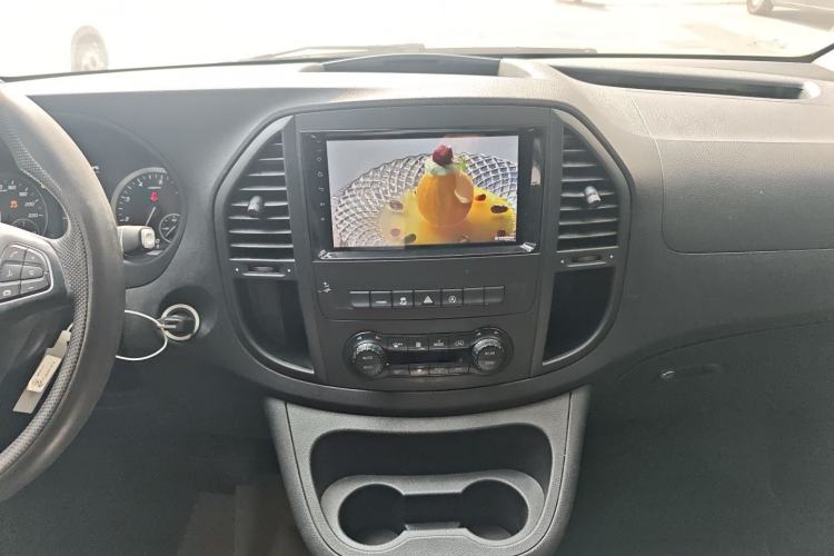 Used Mercedes-Benz Vito 2021 2.0T Elite Version 7 Seats Audio And AC Panel