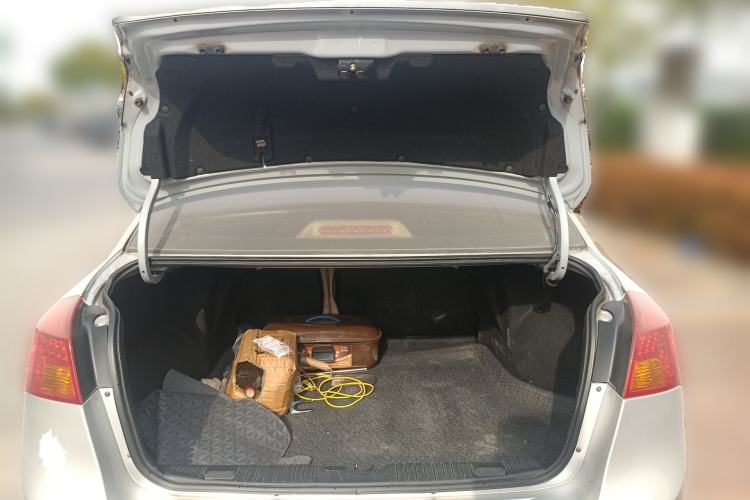 Used Buick Excelle 2011 1.6 LX-MT Trunk