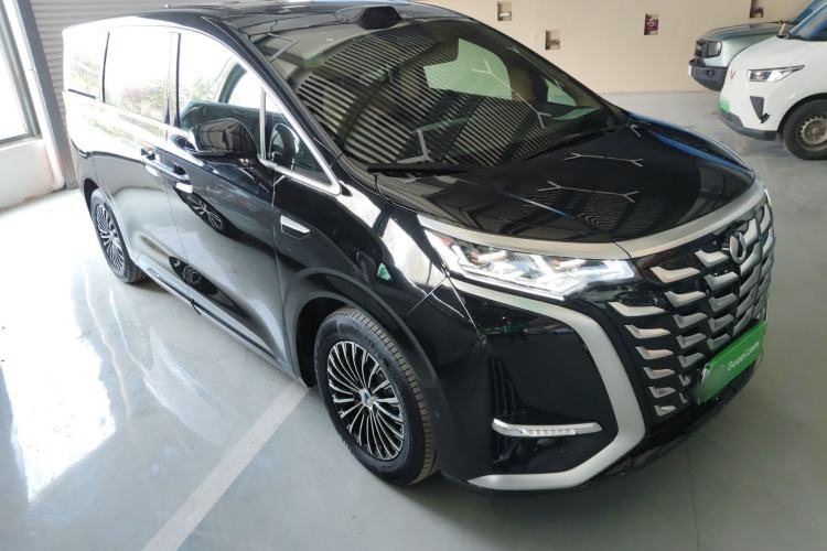 Used Denza D9 2025 DM-i Smart Drive 1020 Four-Wheel Drive Deluxe Model
