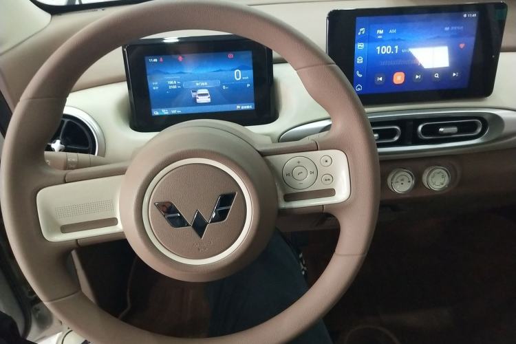 Used Wuling Hongguang MINIEV 2025 Four-Door Version Zhenxiang+ Edition Steering Wheel