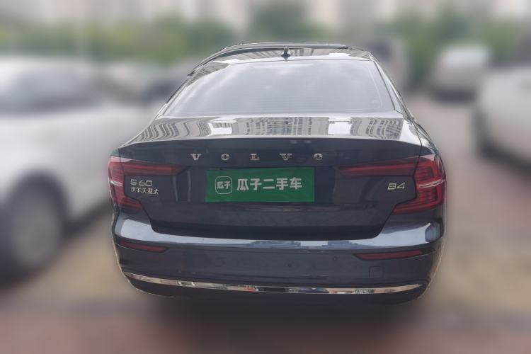 Used Volvo S60 2025 B4 Zhiyuan Luxury Edition
