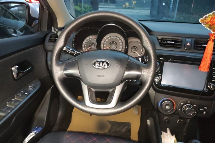 Used Kia K2 2012 Sedan 1.4L MT GLS Commemorative Edition Steering Wheel