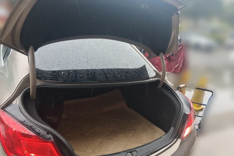 Used Buick Regal 2010 2.0L Expo Edition Trunk