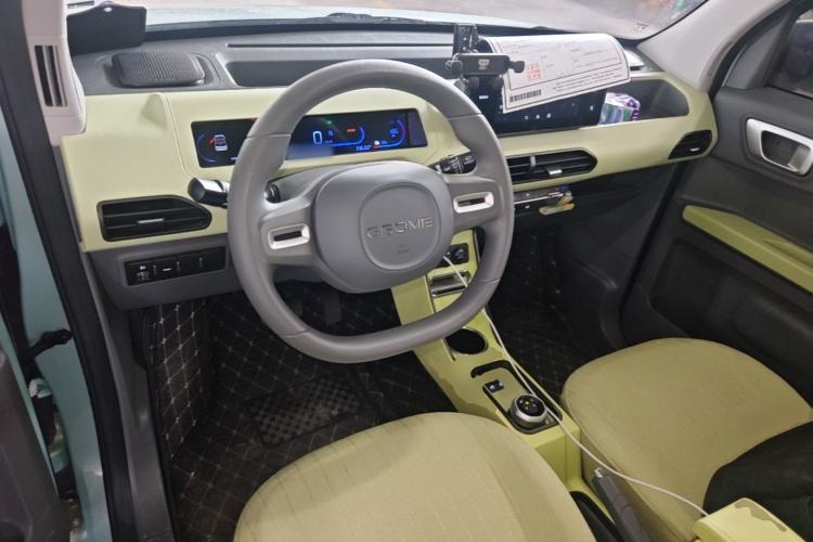 Used Geely Galaxy Panda 2024 Panda Mini 200km Endurance Bear
