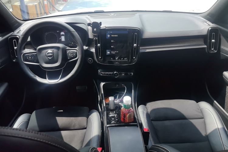 Used Volvo XC40 2021 T4 Four-Wheel Drive Smart & Sporty Edition Center Console