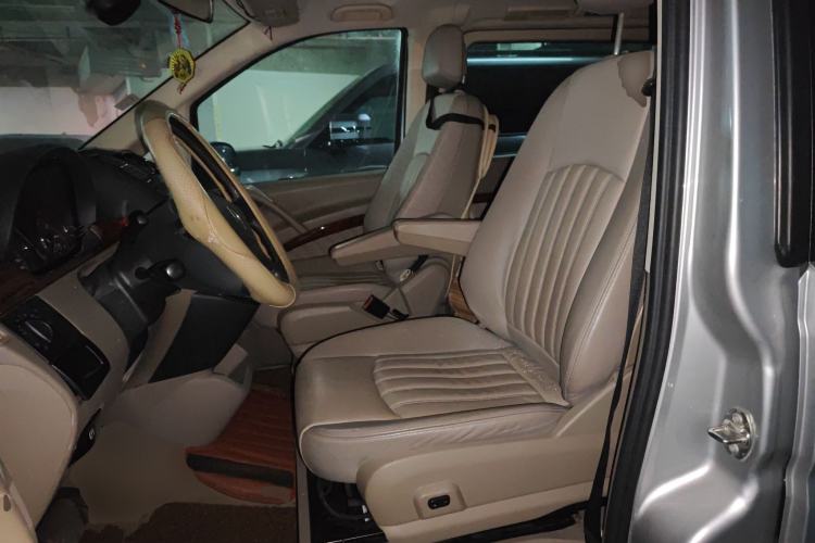 Used Mercedes-Benz Viano 2010 2.5L Prestige Edition