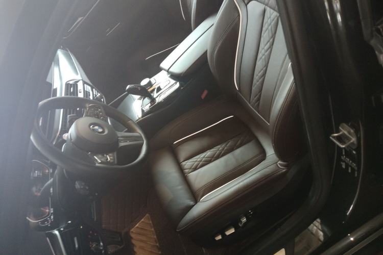 Used BMW 5 Series 2022 Restyled 540i Luxury Edition M Sport Package Left Front Seat