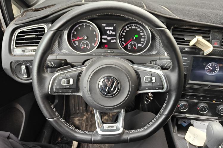 Used Volkswagen Golf 2016 1.4TSI Automatic R-Line
