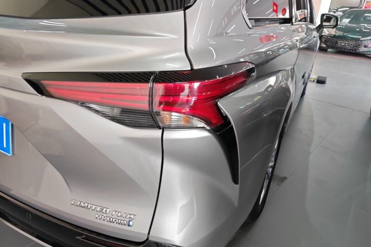 Used Toyota Sienna 2021 2.5L Hybrid Ultimate Edition
