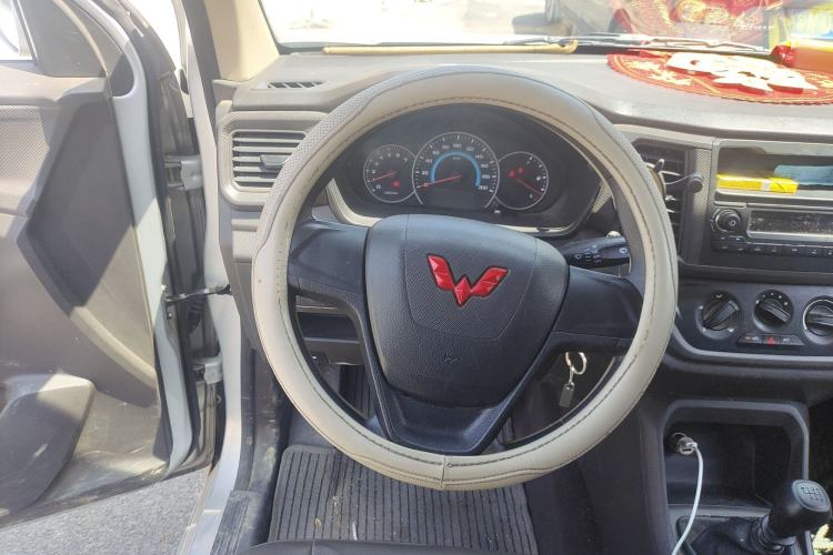 Used Wuling Hongguang V 2021 1.5L Enjoyment Edition LAR