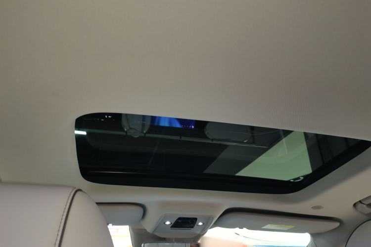 Used Denza D9 2022 DM-i 1040 Prestige Model