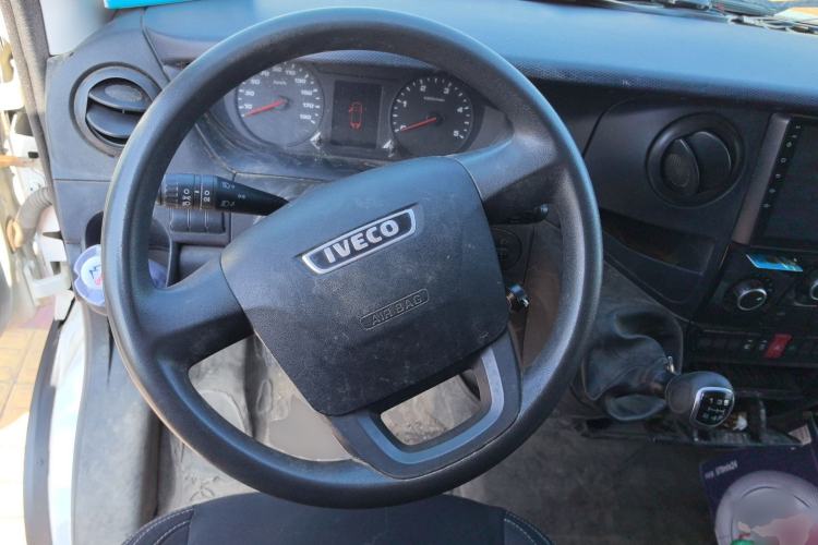 Used Iveco Eurocargo 2021 2.0T Manual - Yunrui Long Wheelbase Short Overhang High Roof Manual Doors – F1A Steering Wheel