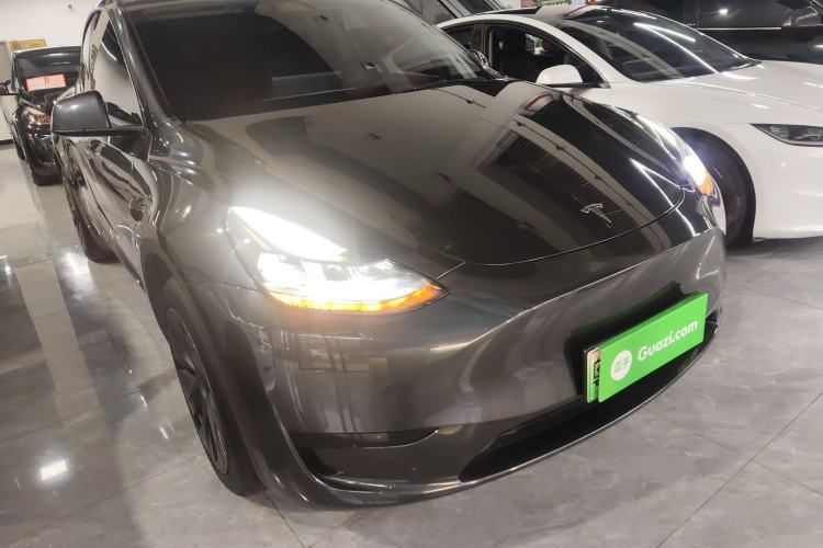 Used Tesla Model Y 2024 Rear-Wheel-Drive Version Front Right 45 Deg