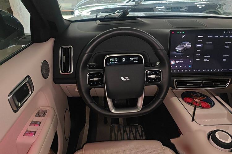 Used Li Auto L8 2023 Pro Model
