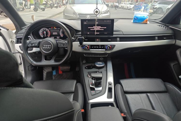 Used Audi A4L 2020 40 TFSI Luxury Dynamic Model Center Console