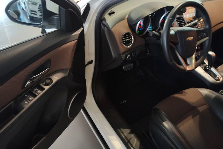 Used Chevrolet Cruze 2013 Hatchback 1.6L Automatic Luxury Model