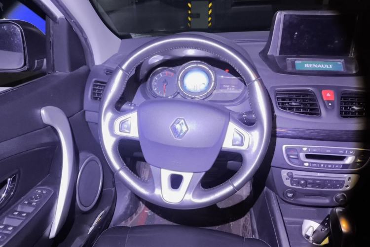 Used Renault Fluence 2015 2.0L Fashion Edition
