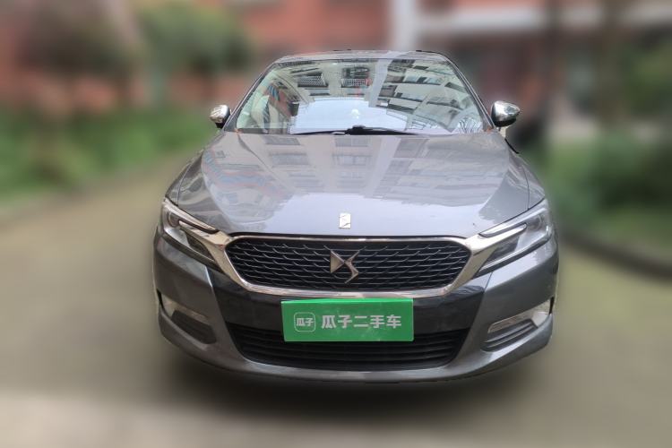 Used DS 5LS 2014 1.8L automatic Comfort version VTi140
