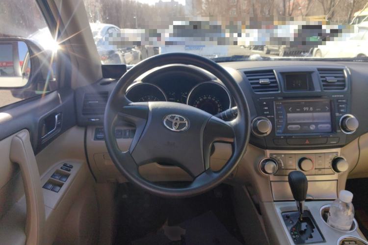 Used Toyota Highlander 2013 2.7L Two-Wheel Drive 5-Seater Purple Gold Edition
