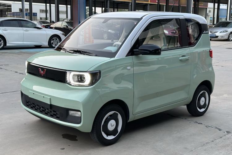 Used Wuling Hongguang MINIEV 2021 Macaron Sandwich Model 120 km Lithium Iron Phosphate