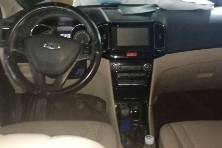 Used Chery E3 2015 1.5L Manual ZhiShang Model Center Console