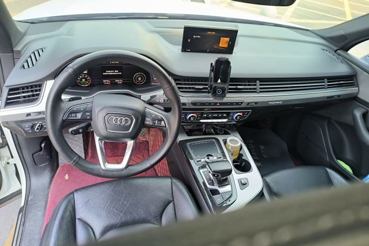 Used Audi Q7 2016 45 TFSI Technology Edition Interior 2