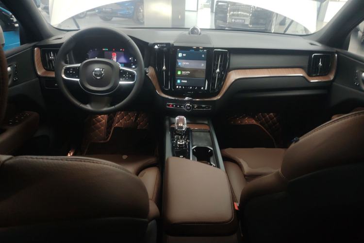 Used Volvo XC60 2024 B5 4x4 Smart Luxury Edition