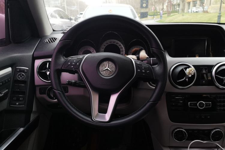 Used Mercedes-Benz GLK-Class 2014 GLK 260 4MATIC Dynamic Model Steering Wheel