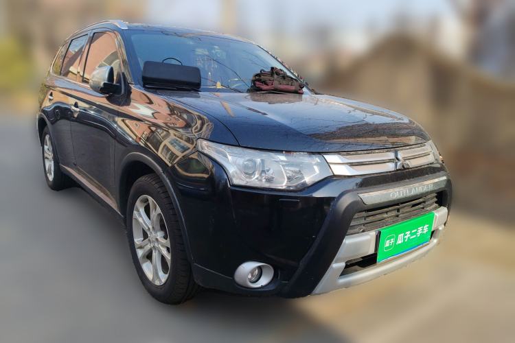 Used Mitsubishi Outlander 2014 2.4L 4x4 Deluxe Value Edition 5 Seats