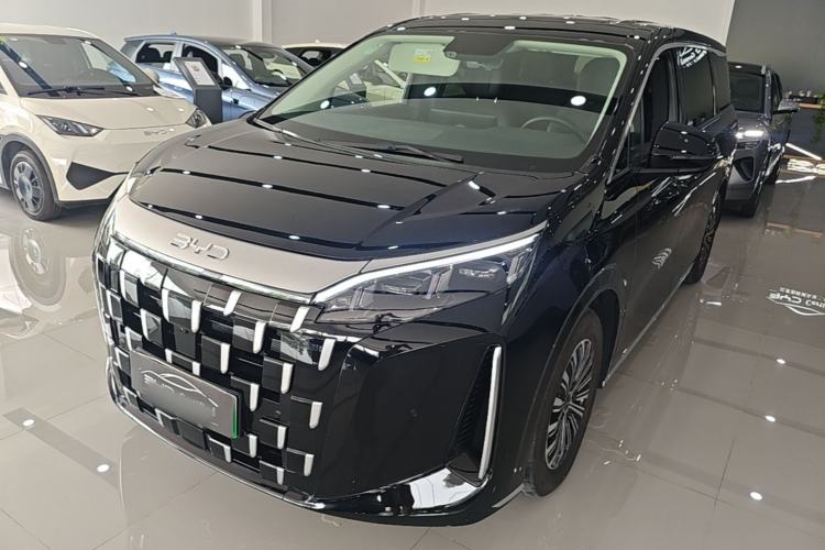 Used BYD M9 2025 1060 Navigation Edition