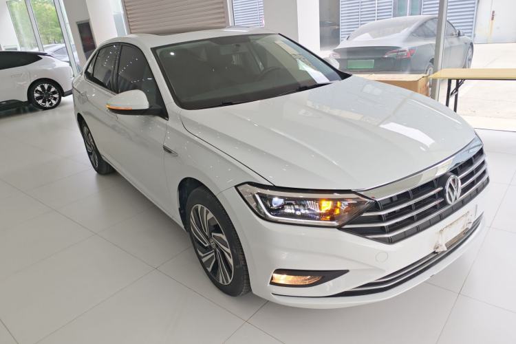 Used Volkswagen Sagitar 2021 280TSI DSG Excellence Edition Front Right 45 Deg