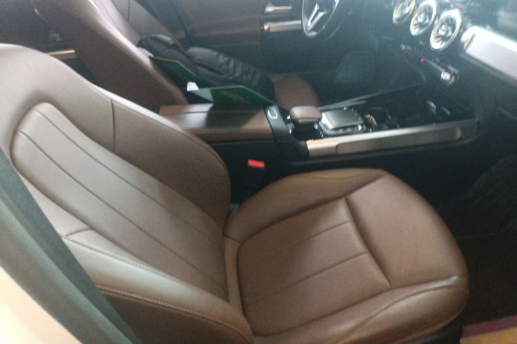 Used Mercedes-Benz GLB 2023 GLB 200 Dynamic Edition Right Front Seat