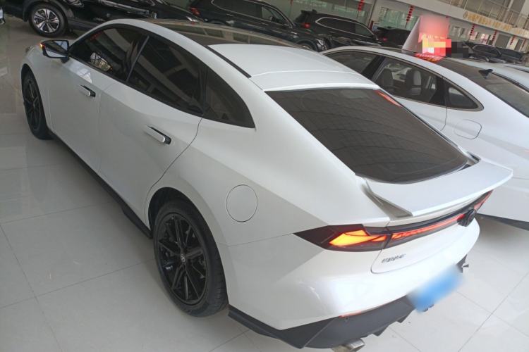 Used CHANGAN UNI-V 2025 1.5T 500Bar High-Energy Version