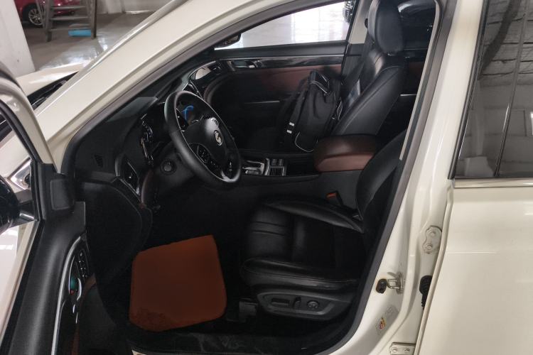 Used GAC Trumpchi GS8 2017 320T Two-Wheel Drive Luxury Smart Connectivity Version (7 Seats) Left Front Seat