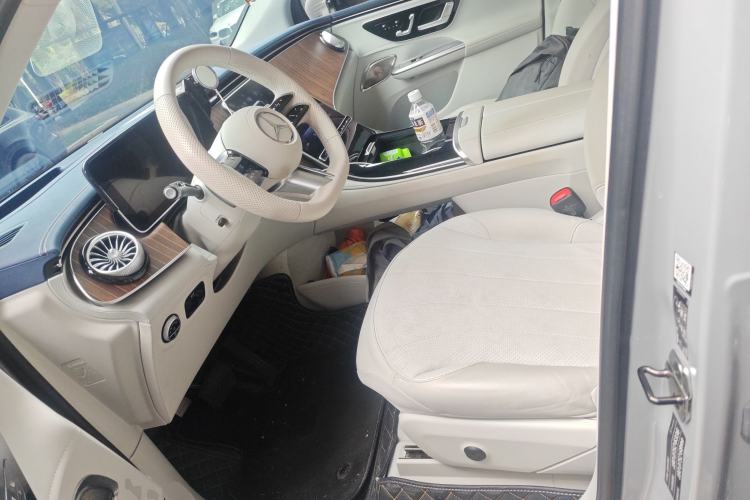 Used Mercedes-Benz EQE SUV 2024 350 4MATIC Luxury Edition Left Front Seat