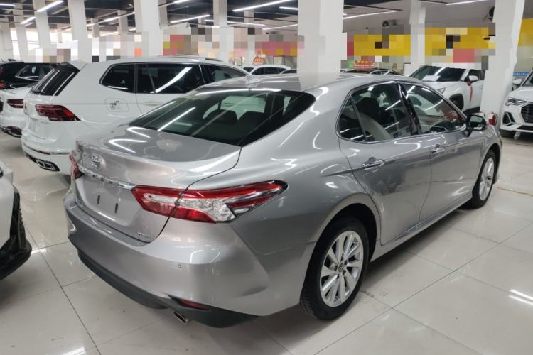 Used Toyota Camry 2021 2.0G Luxury Edition
