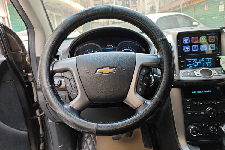 Used Chevrolet Captiva 2015 2.4L 4x4 Flagship Edition 7-Seater
