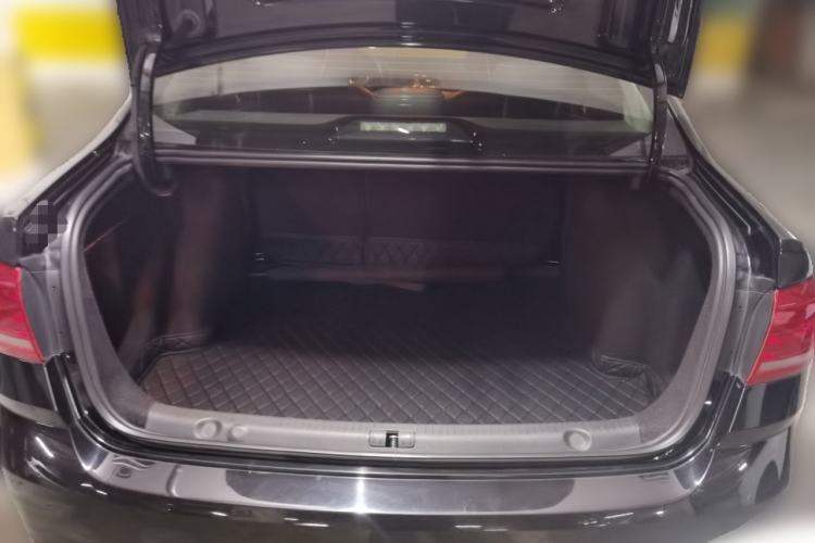 Used Volkswagen Lavida 2017 1.6L Automatic Comfort Edition
