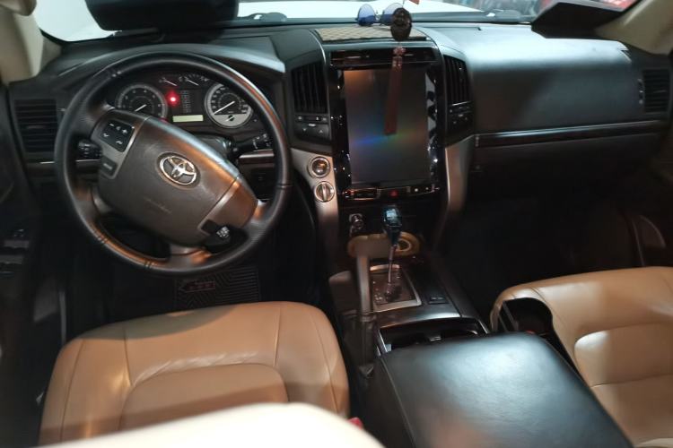 Used Toyota Land Cruiser 2010 4.0L Automatic VX
