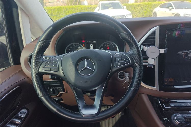 Used Mercedes-Benz Vito 2021 2.0T Business Version 7 Seats Steering Wheel