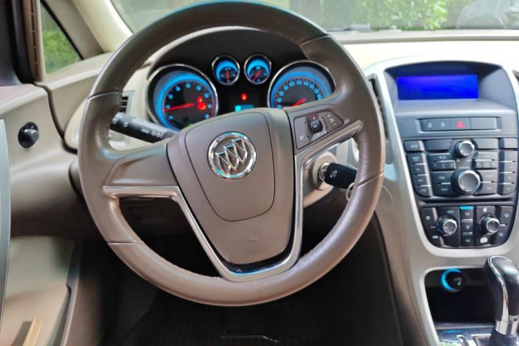 Used Buick GT 2011 GT 1.8L Automatic Fashion Edition Leather Model