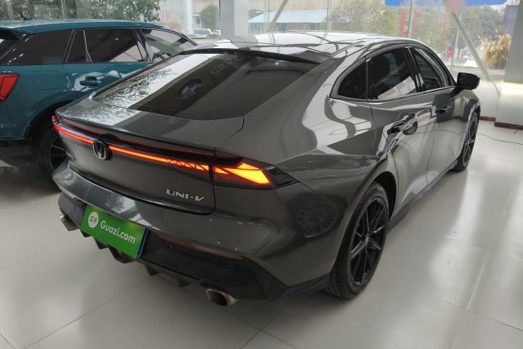 Used Changan UNI-V 2022 1.5T Prestige Version
