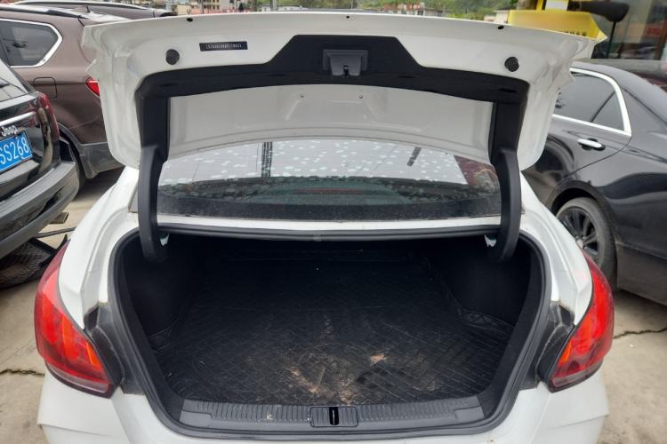 Used MG 5 2021 180 DVVT CVT Youthful Style Edition
