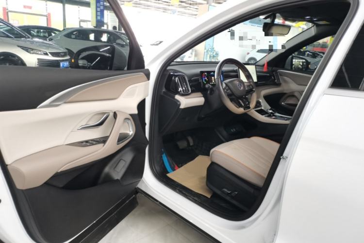 Used BYD Song Pro New Energy 2024 HONOR Edition DM-i 71KM Navigation Model
