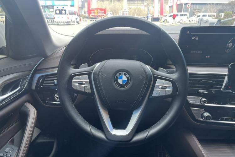 Used BMW 5 Series 2021 530Li xDrive Luxury Package Interior 2