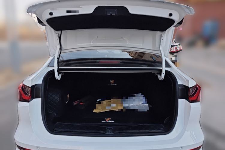 Used Roewe i5 2026 Model 1.5L Manual Comfort Version
